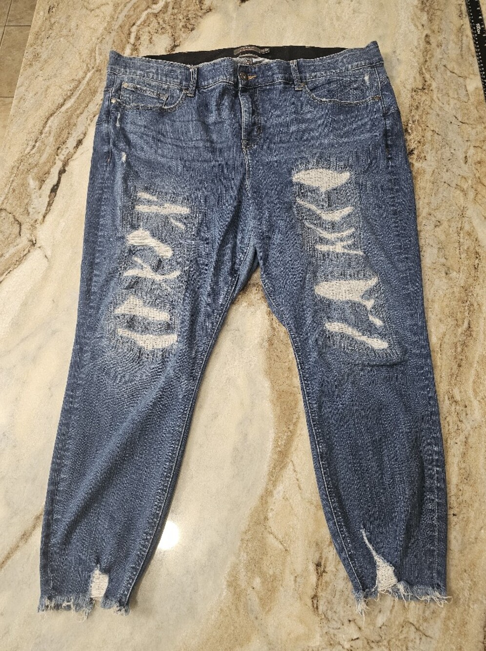 Torrid Bombshell Skinny Jeans Women's 24R Premium Stretch Distressed Denim